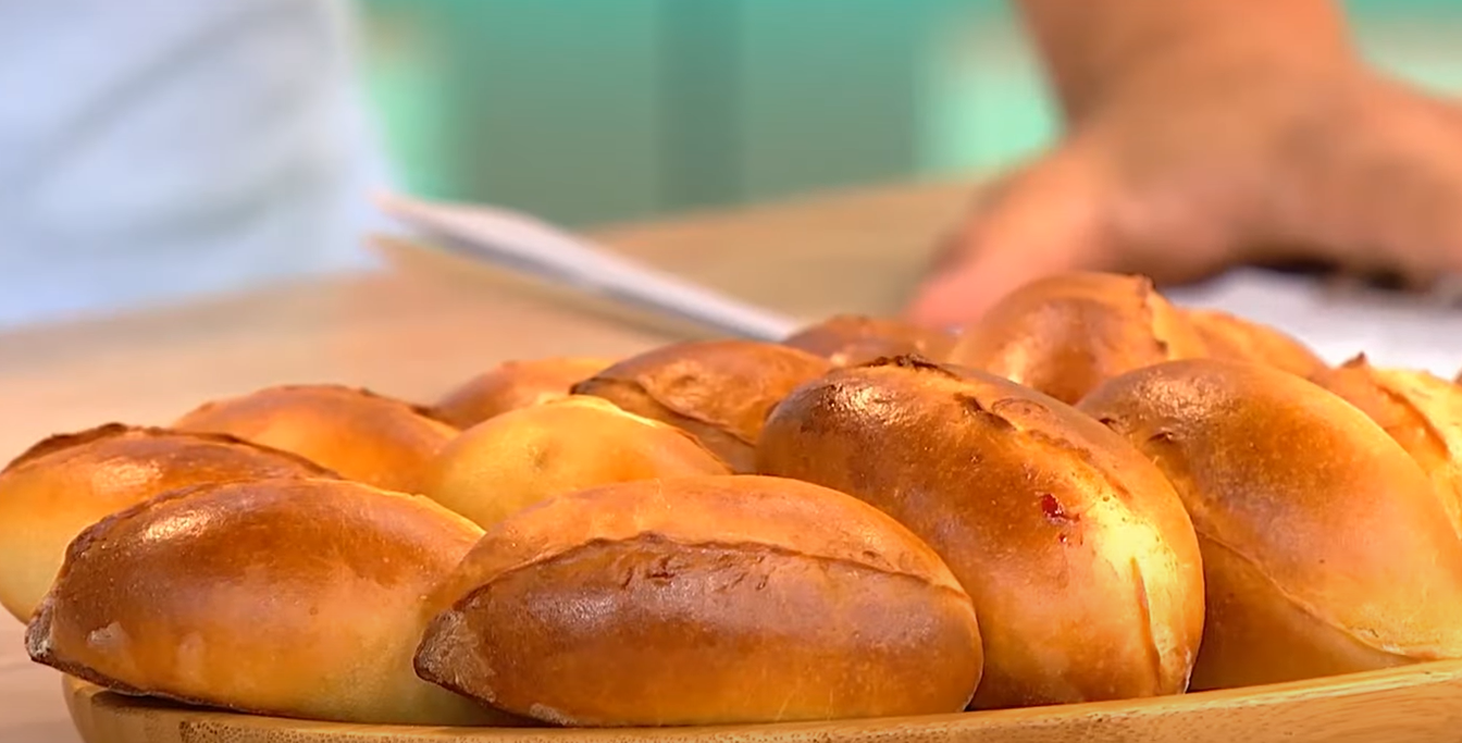 пиріжки з вишнями