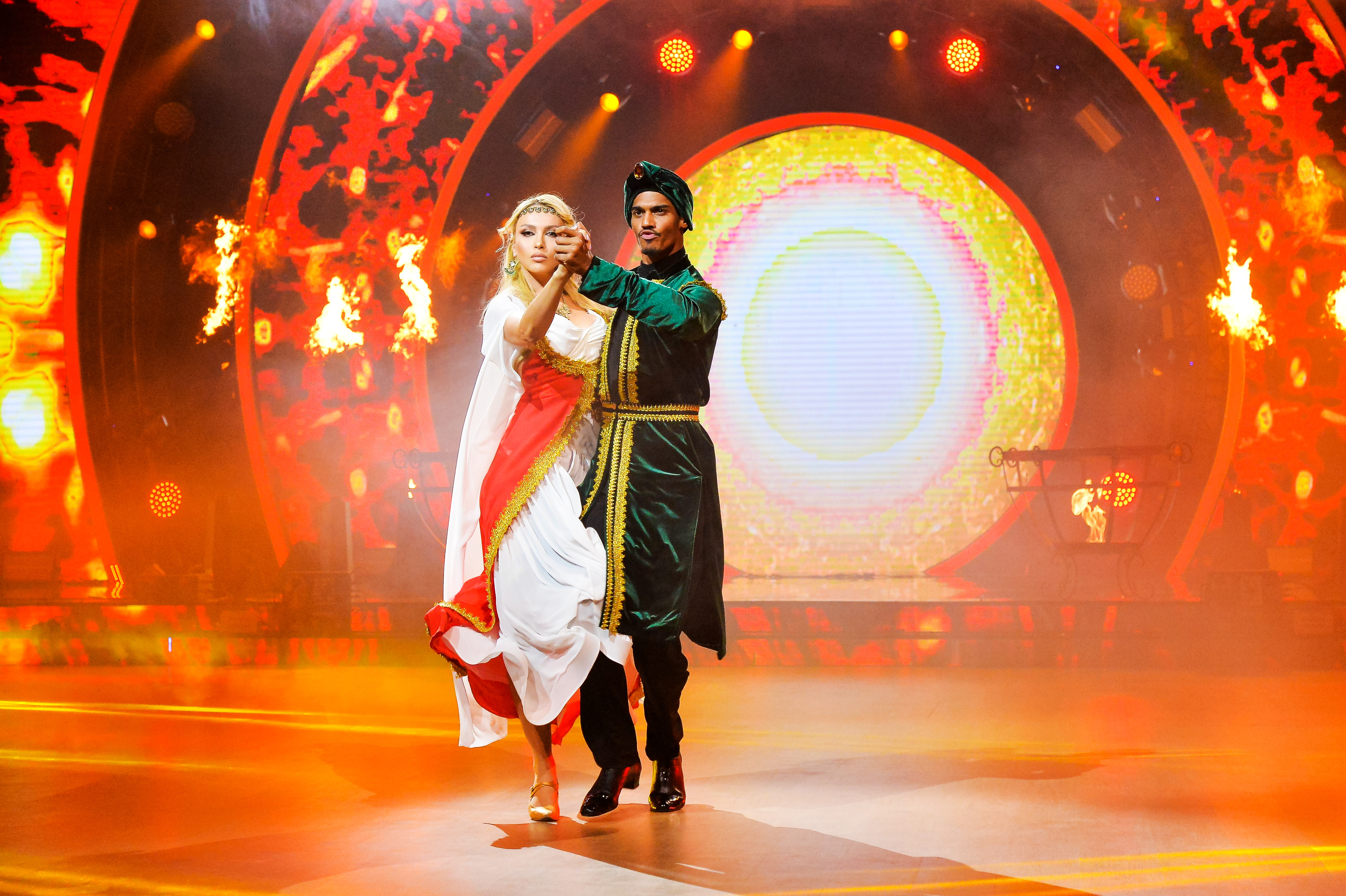 оля полякова