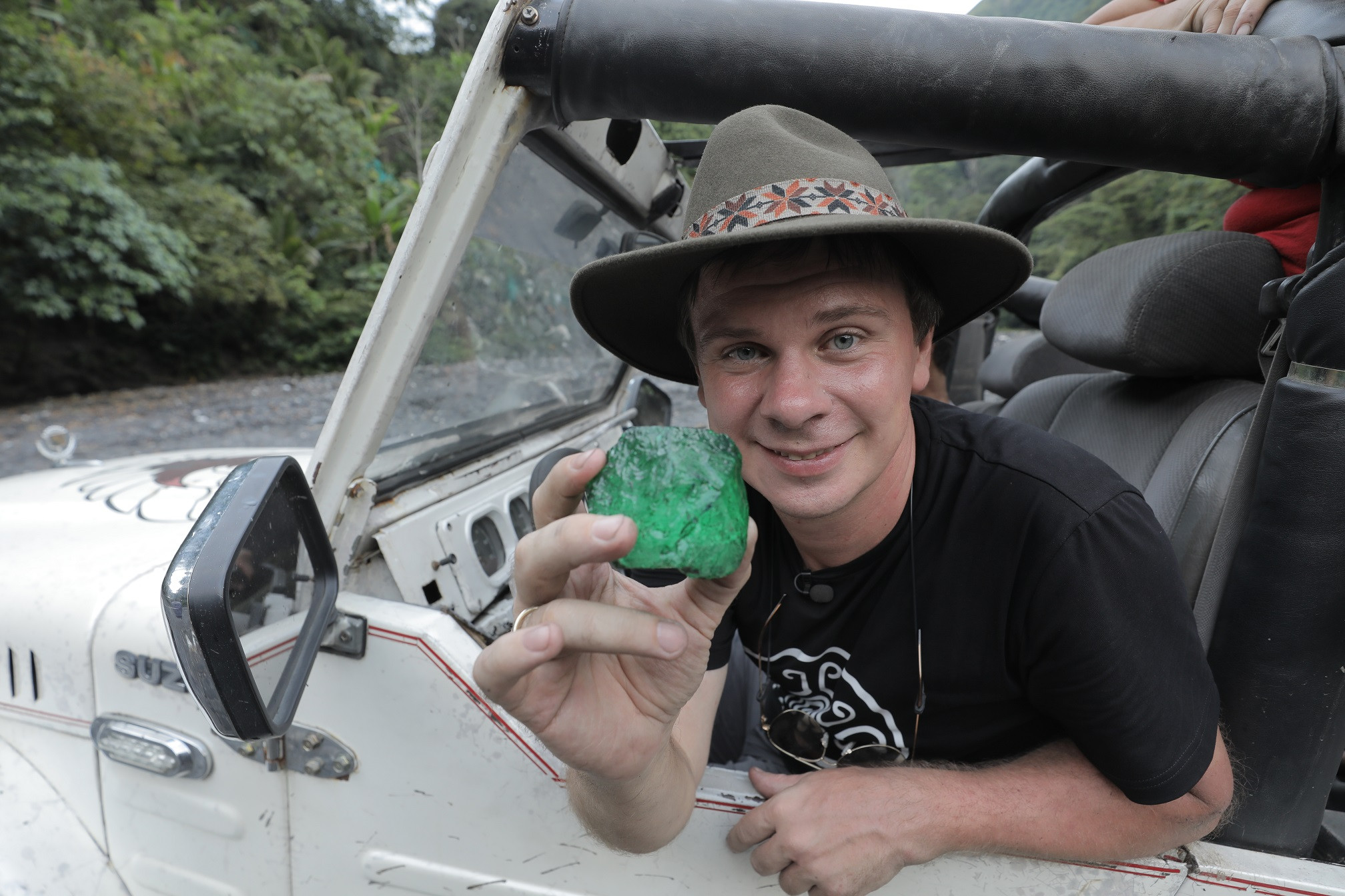 світ навиворіт 1+1