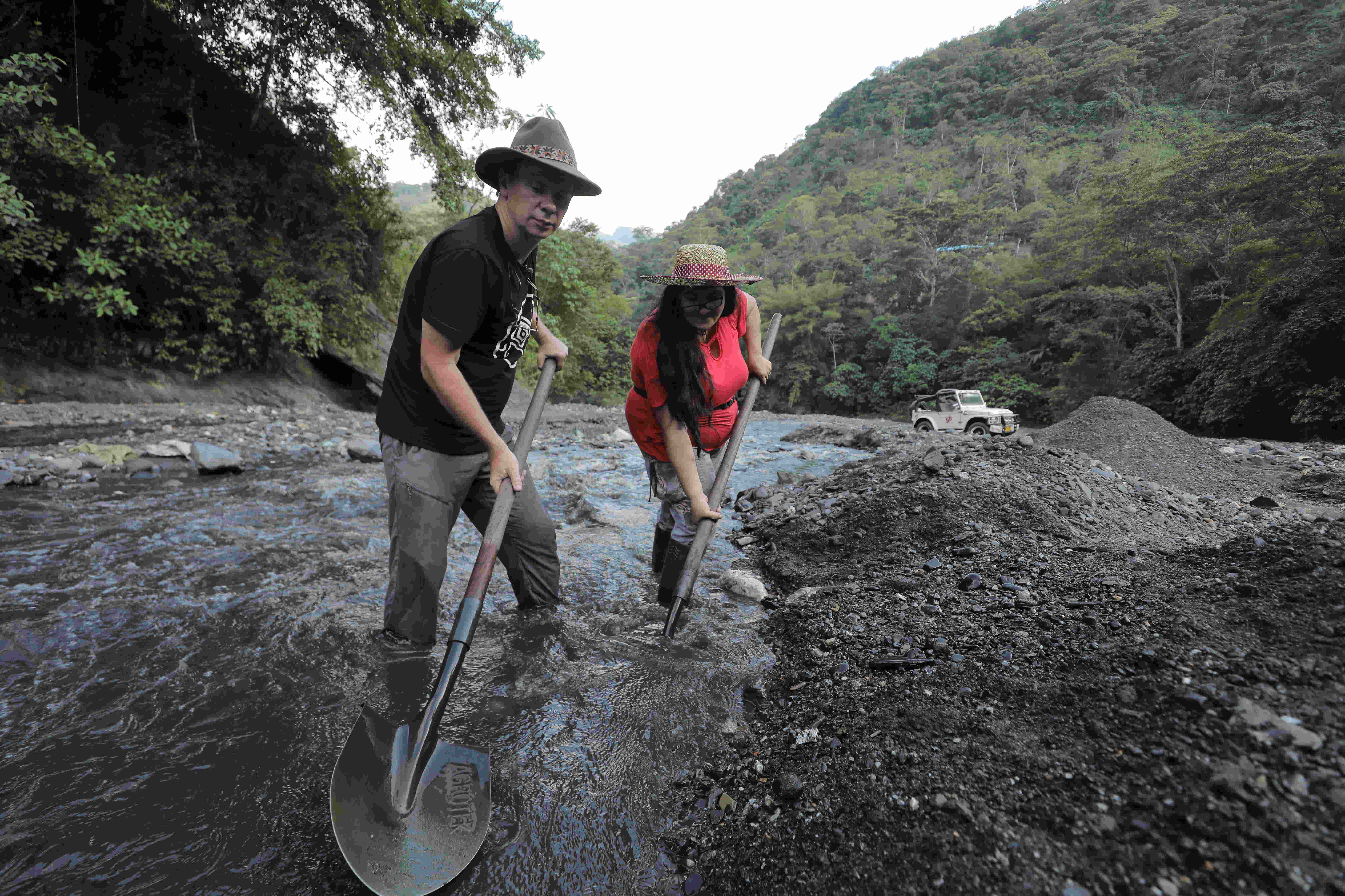 Світ навиворіт 1+1