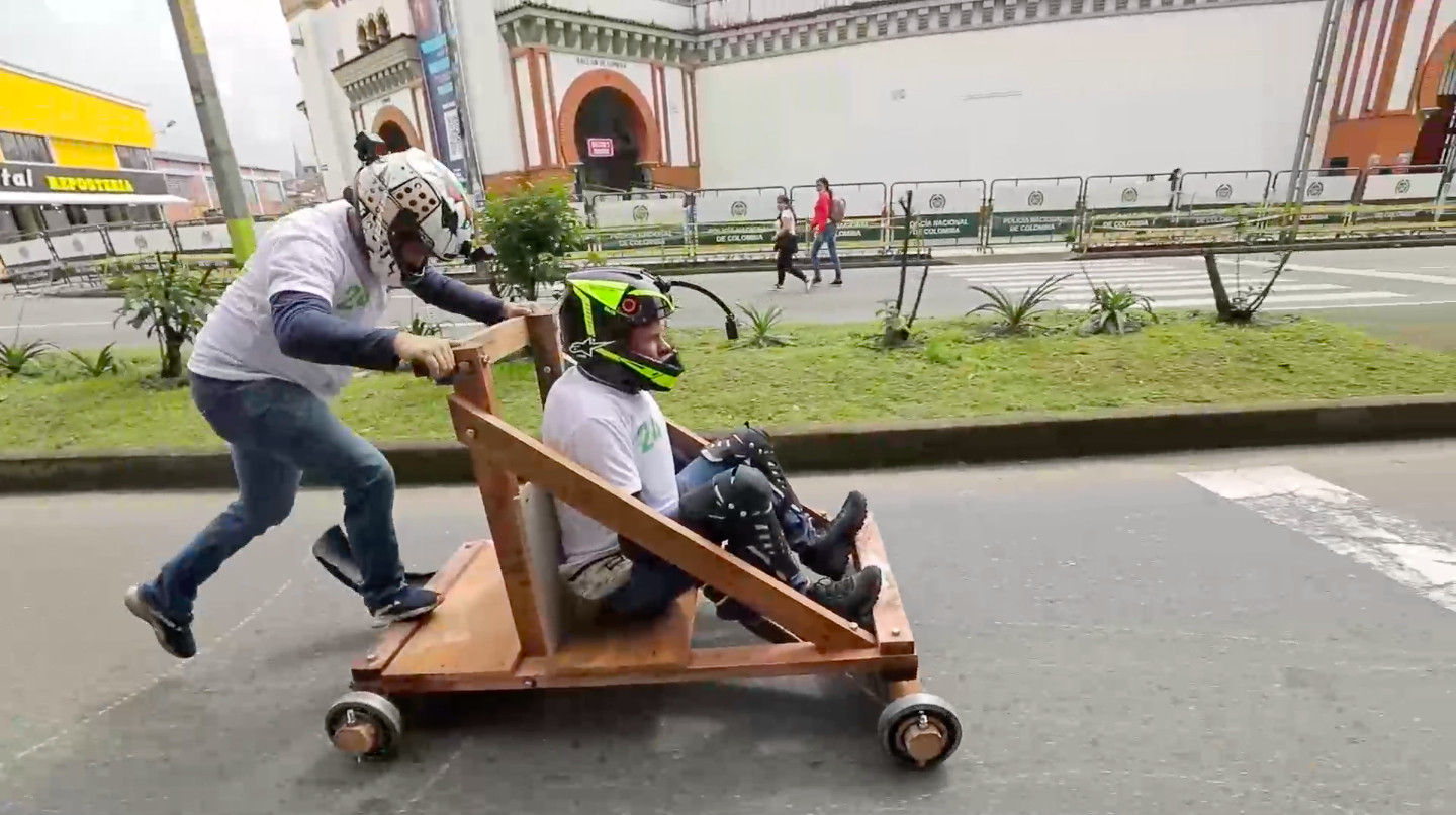 Світ навиворіт 1+1