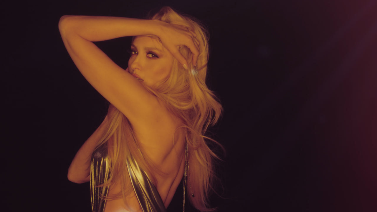 Оля Полякова 1+1