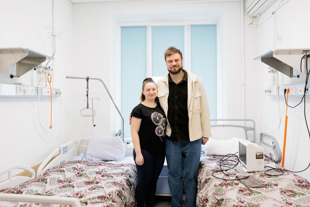 Єгор Гордєєв з пацієнткою Амосова 1+1