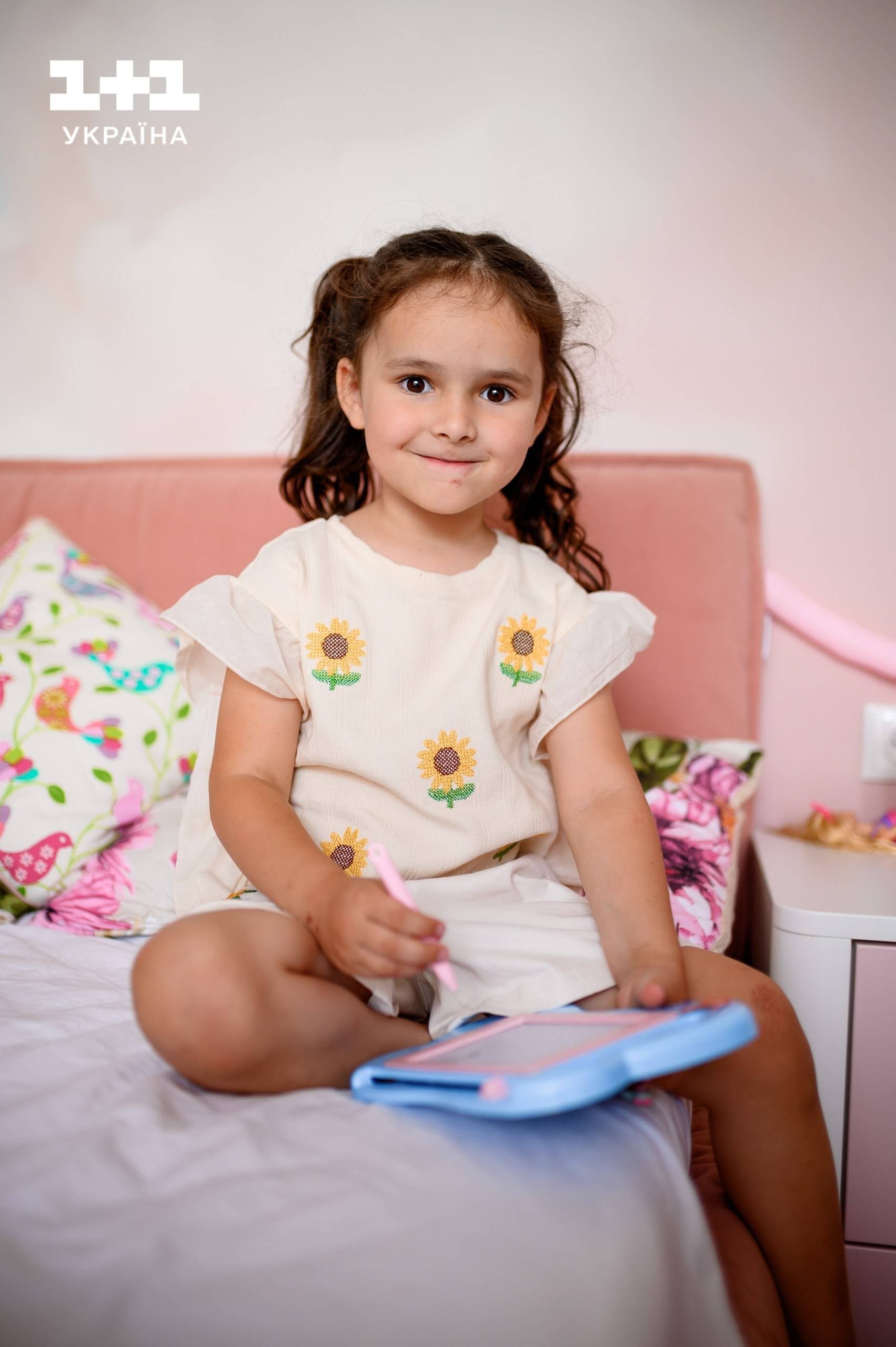 Тімур Мірошниченко з родиною 1+1