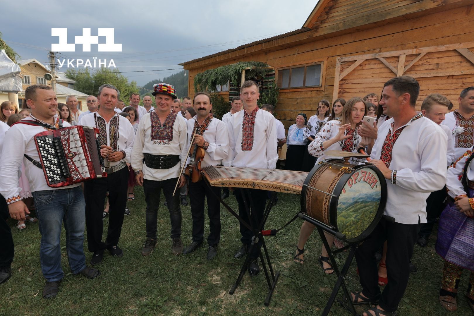 Мандруй Україною