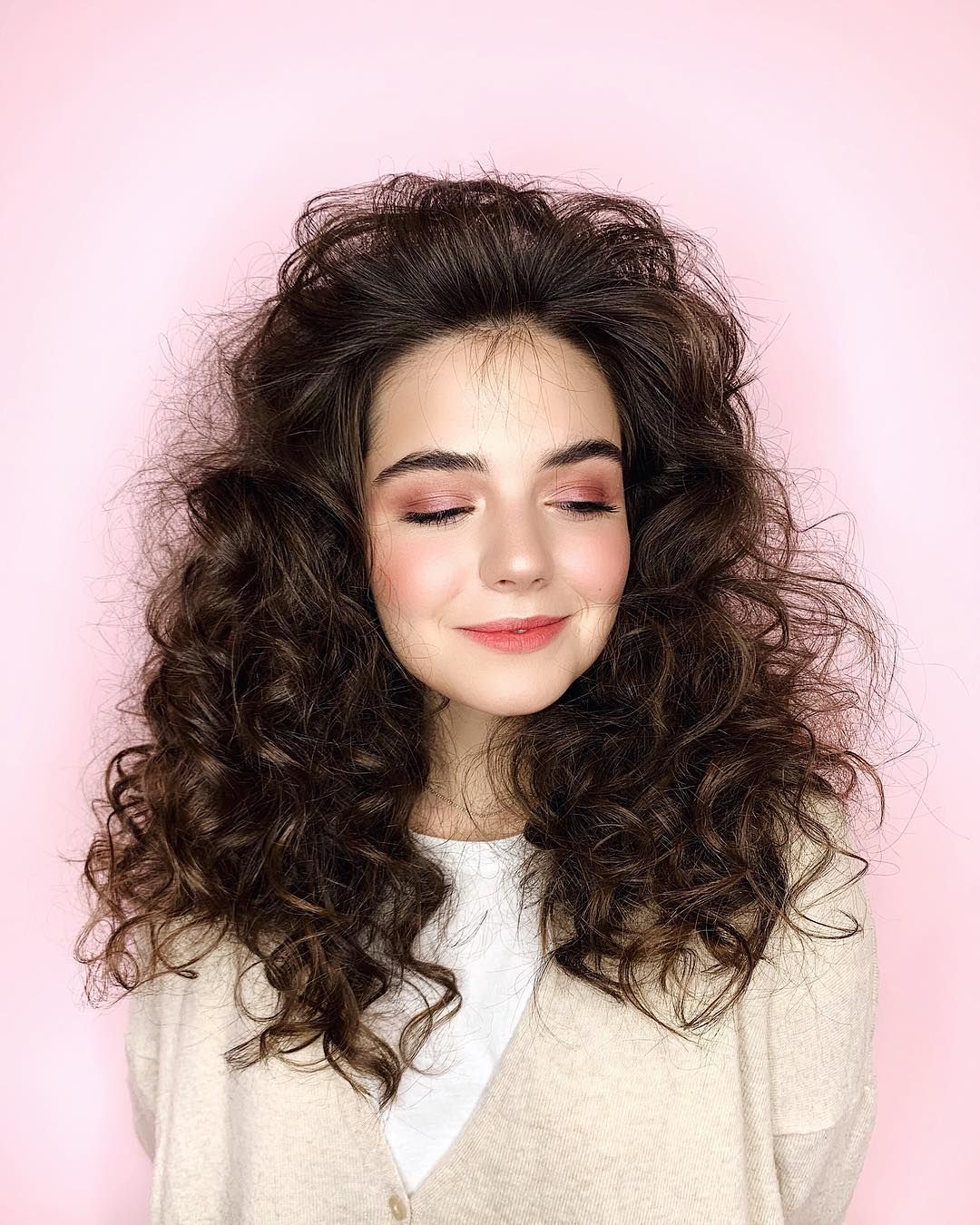 Причёски на выпускной 2019 для коротких волос
