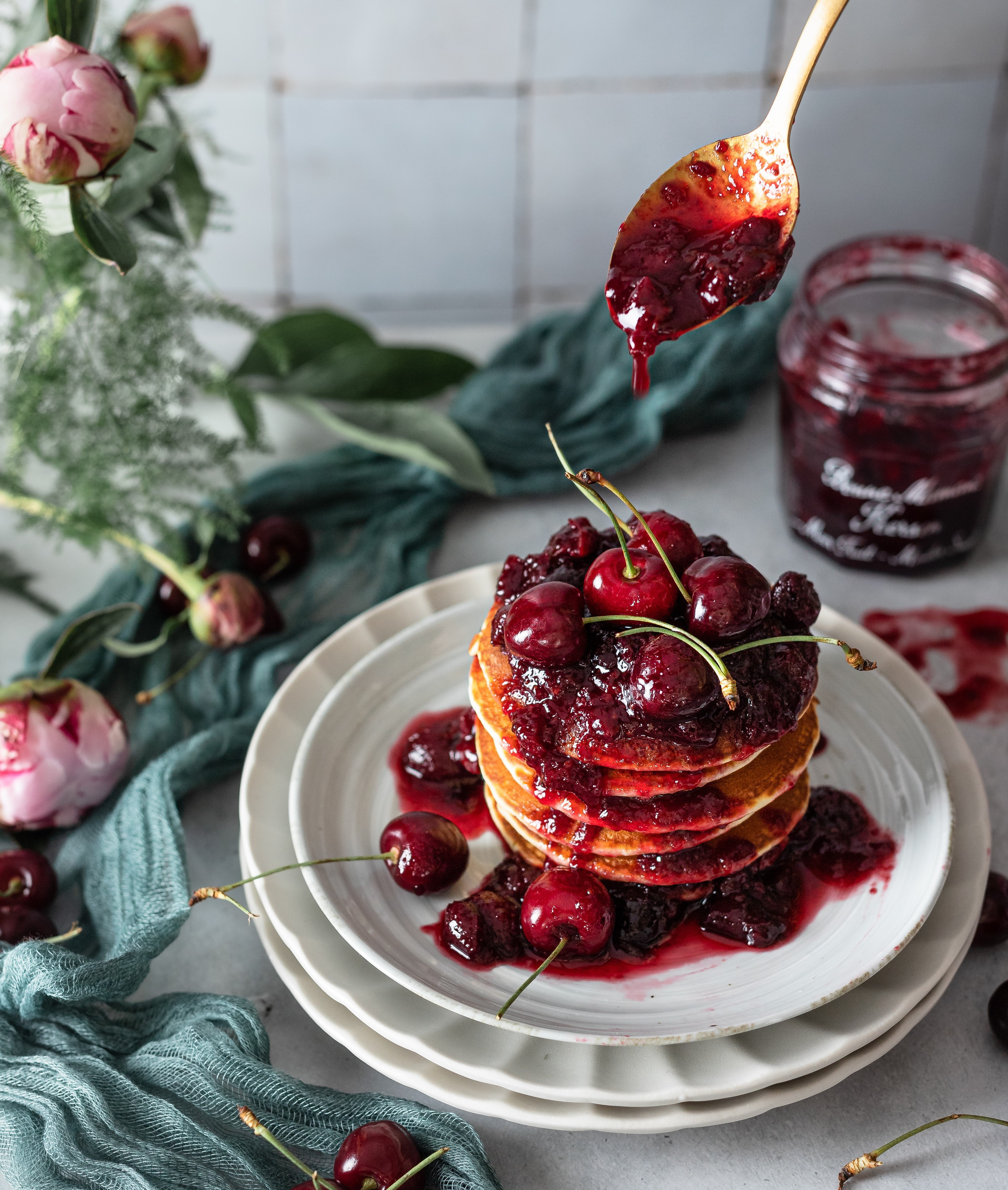 как заготовить вишню в собственном соку