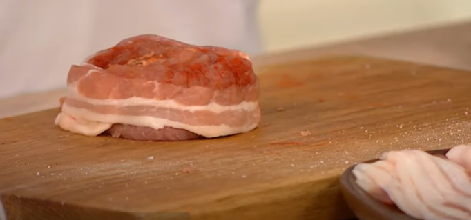 как приготовить медальоны из свинины с соусом