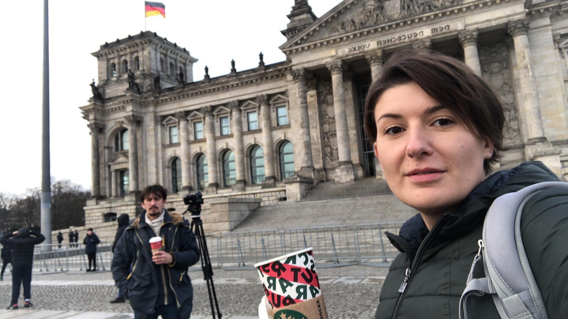 Неллі Ковальська розділені