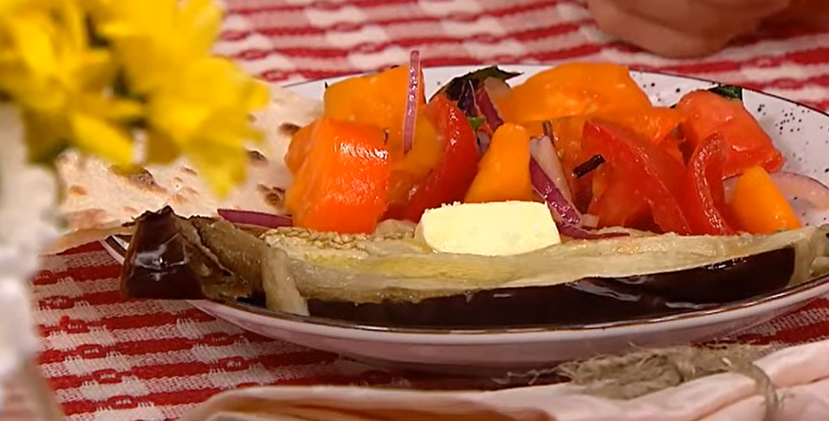 баклажани з салатом