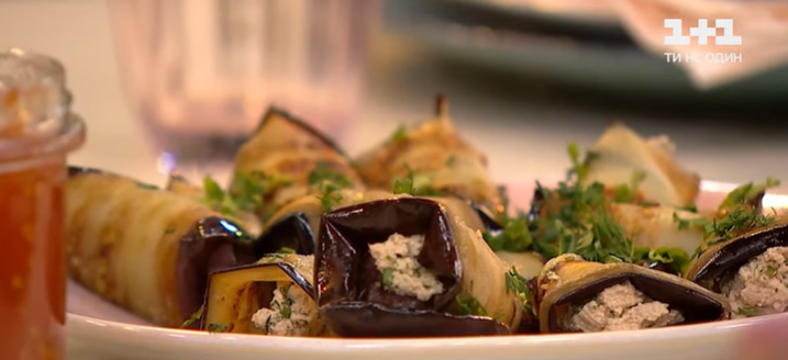 як приготувати рулетики з баклажанів