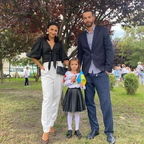 Ілона Гвоздьова з донькою на перше вересня