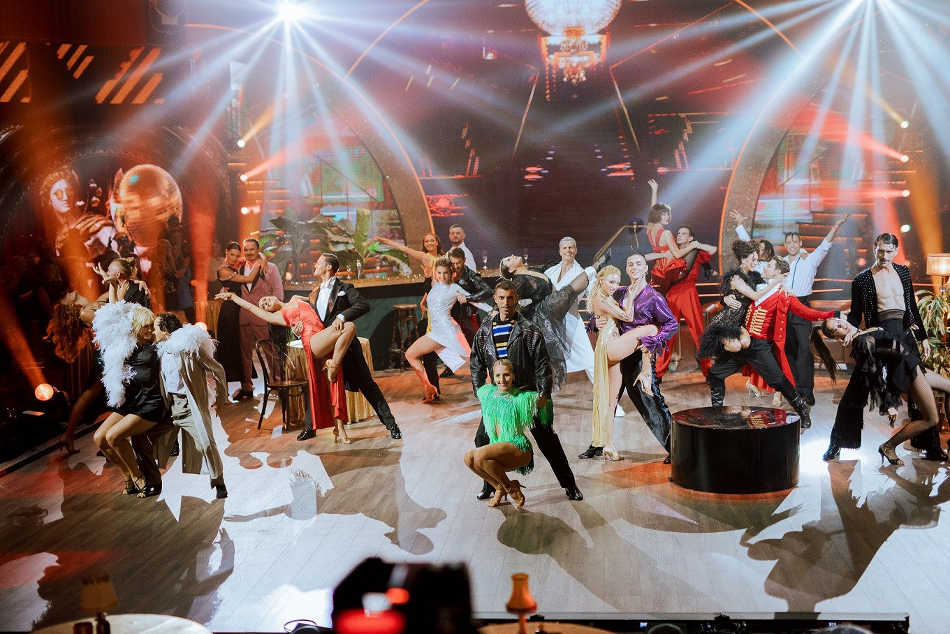 Танці з зірками