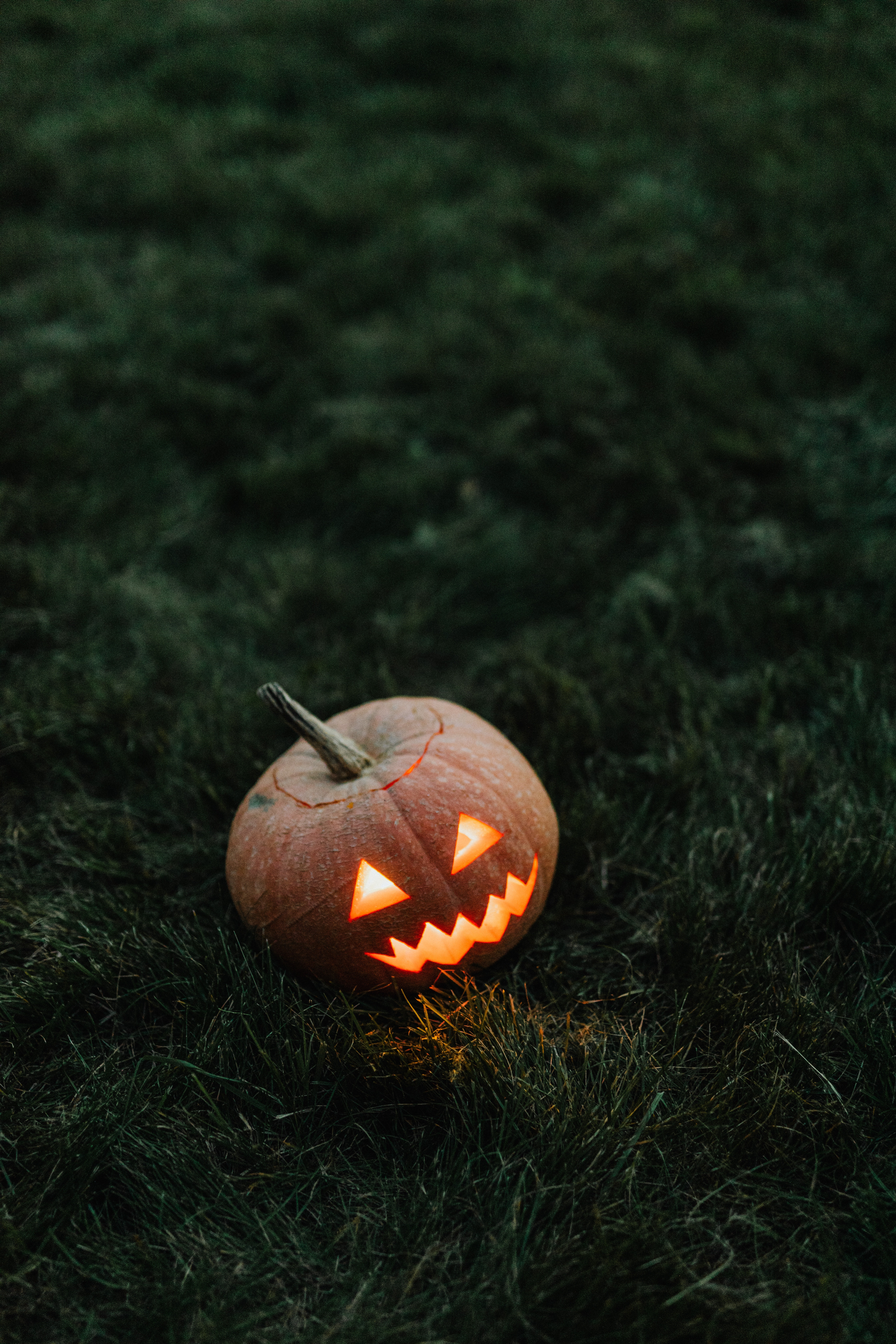 Этапы и лайфхаки: как сделать тыкву на Хэллоуин
