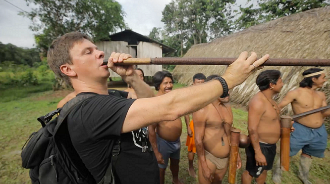 комаров світ навиворіт