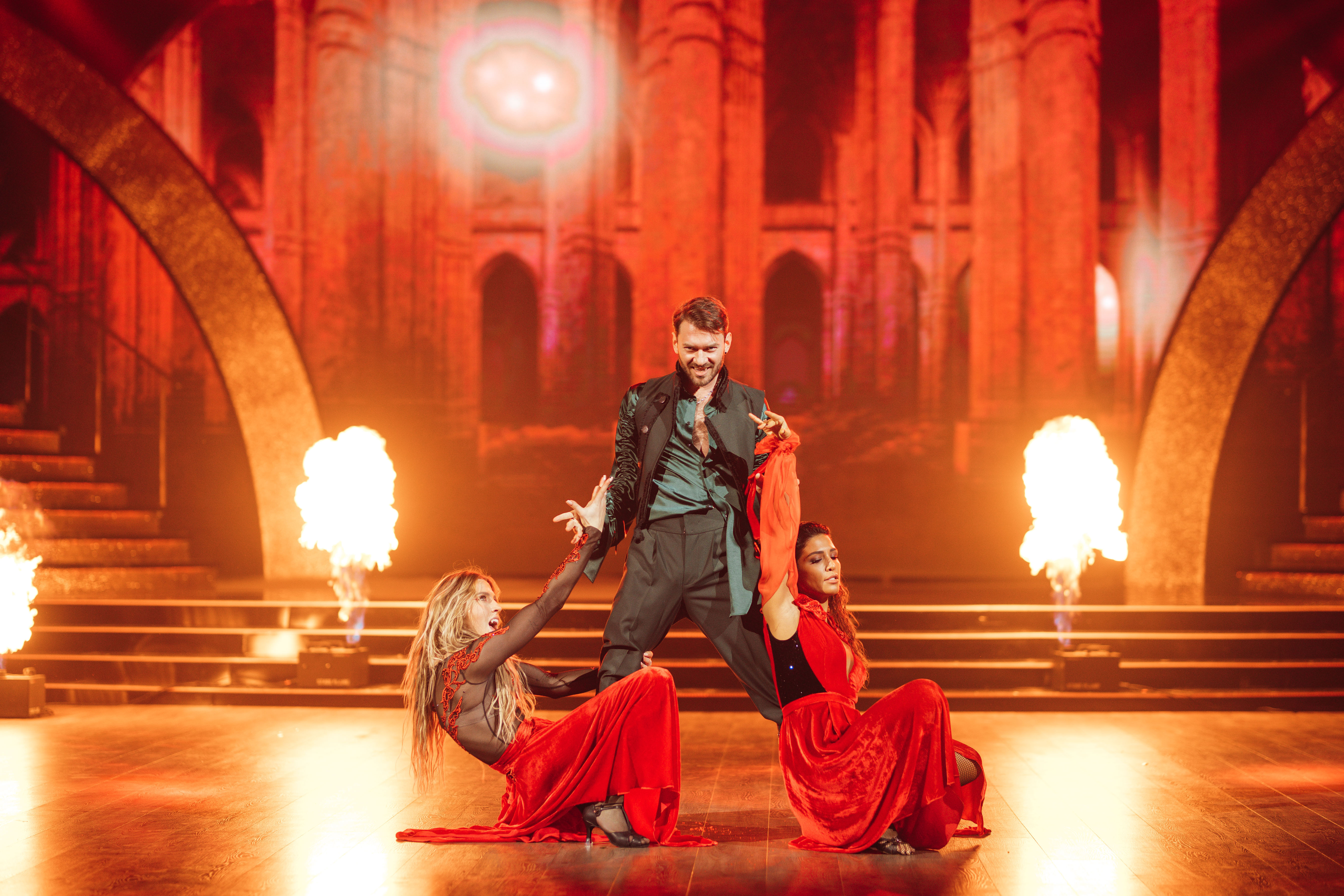 Дикусар, Харлан и Димопулос фото