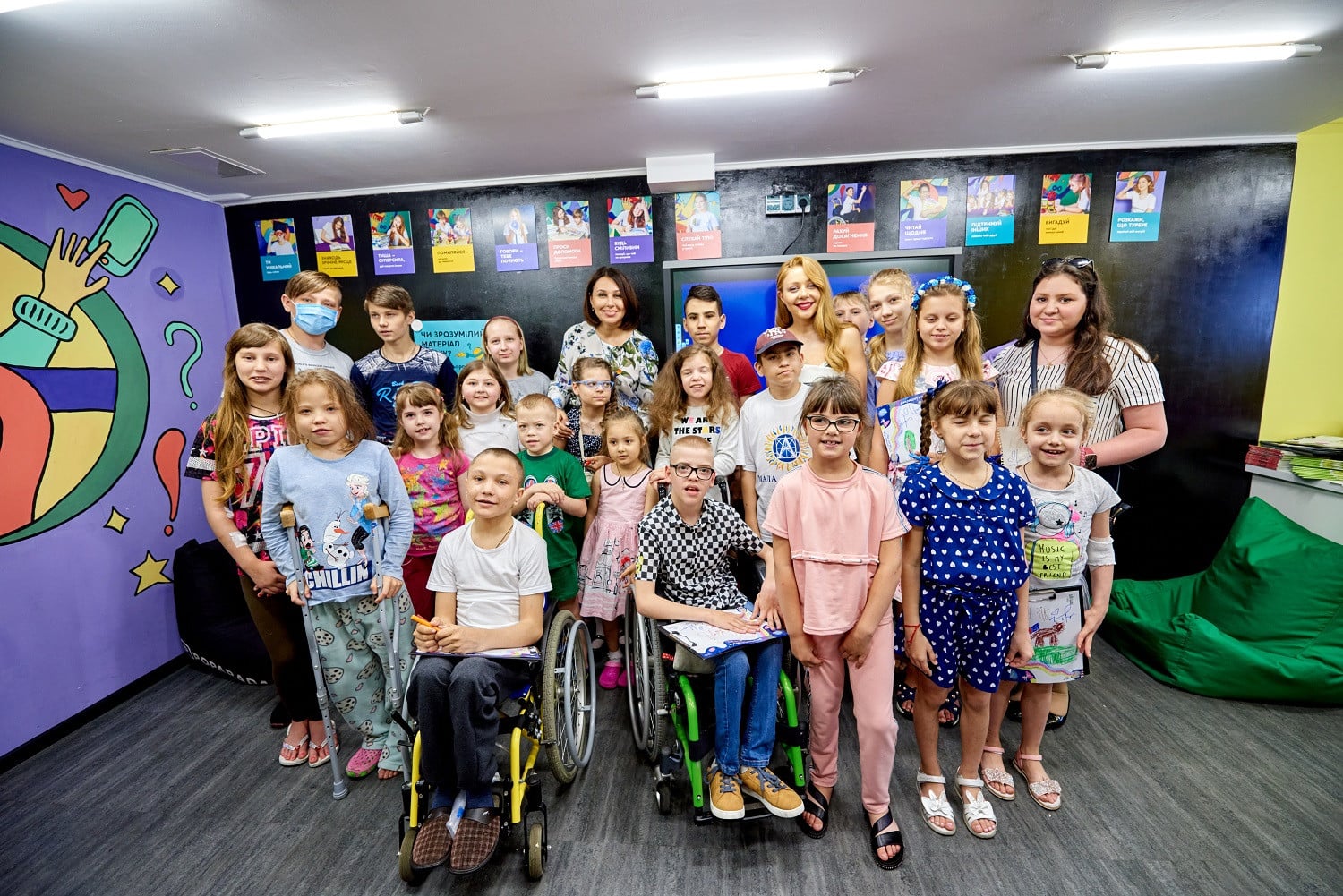 Школа супергероїв фото