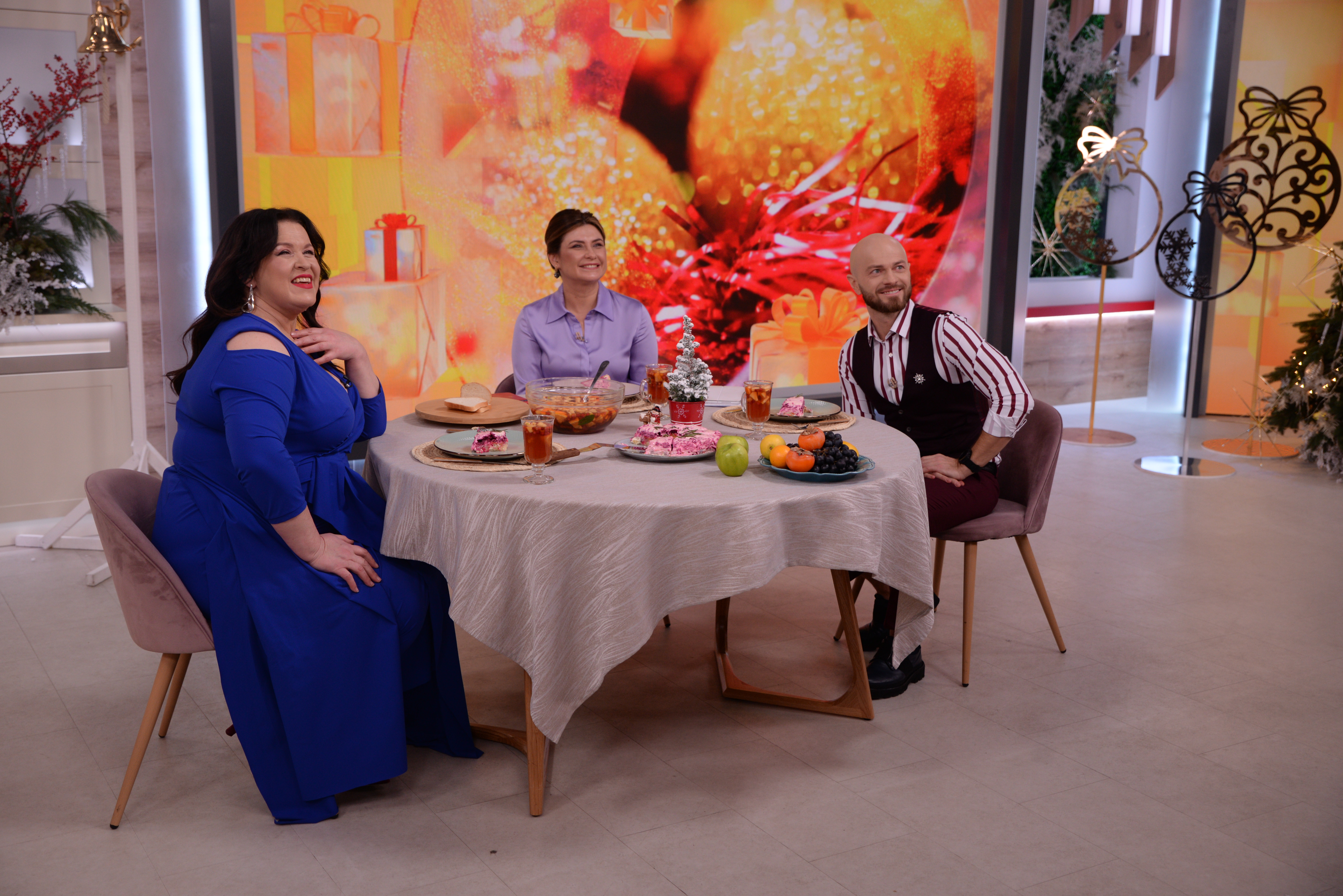 Влад Яма за столом "Твого дня" разом з Русланою Писанкою та Іриною Ванніковою