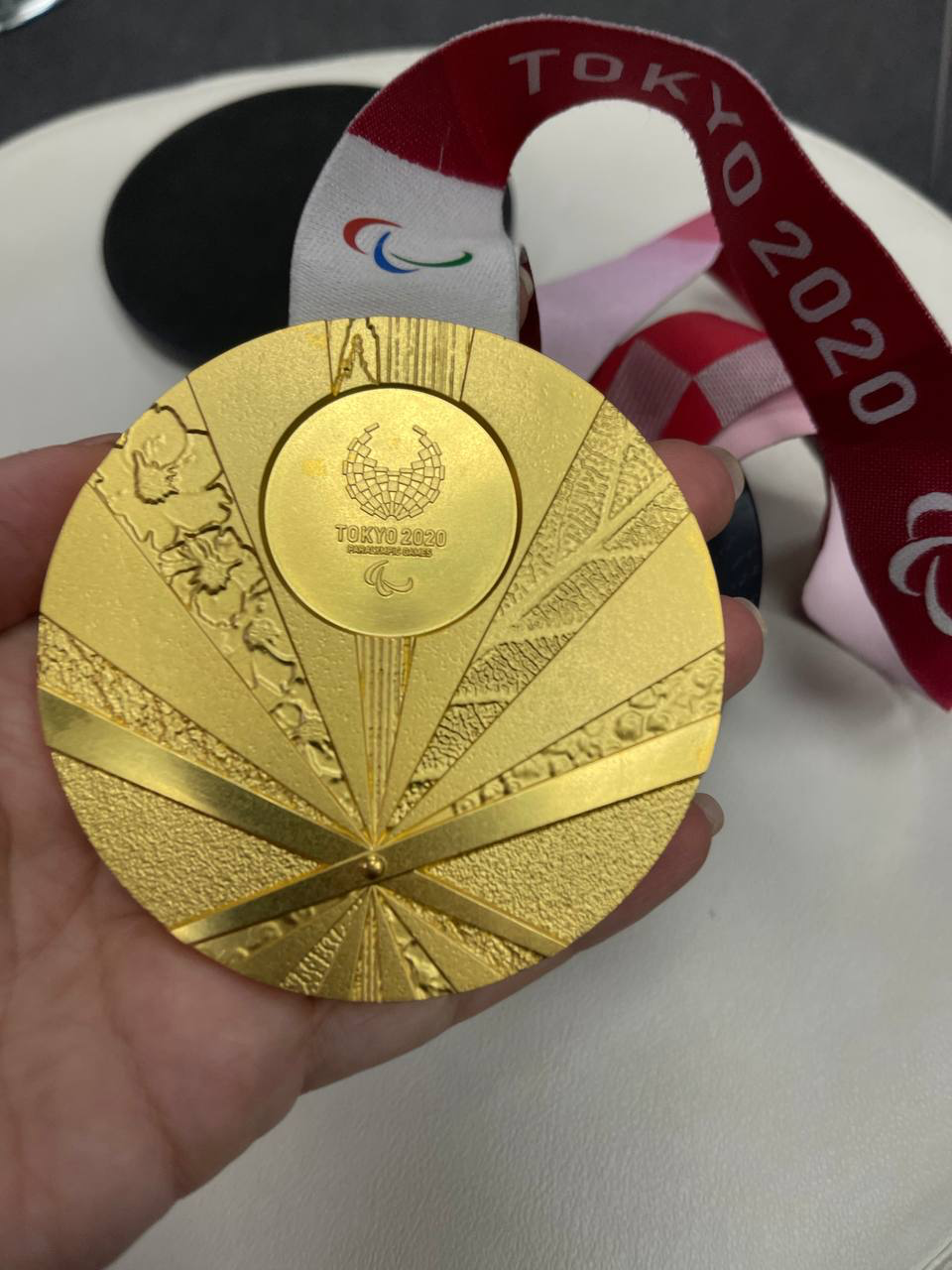 золота медаль Ємельянов