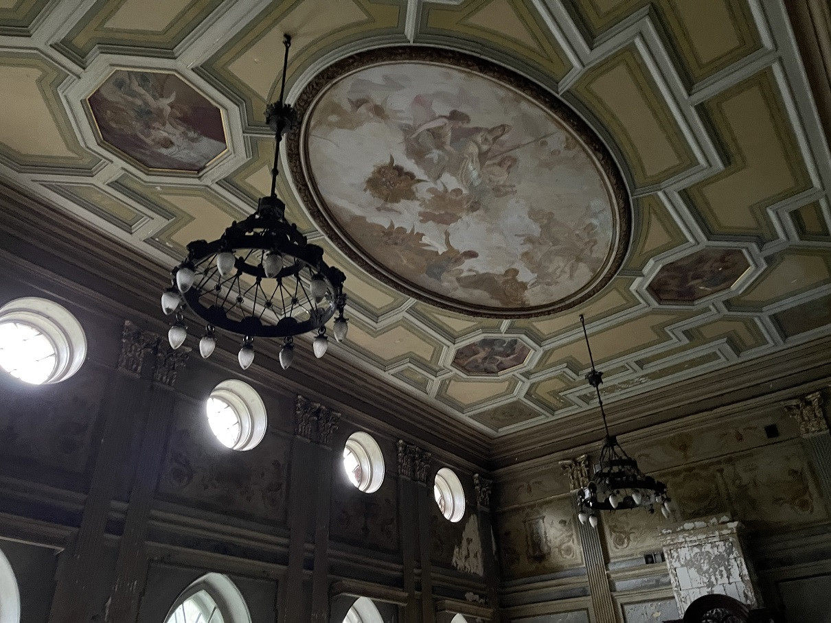 Українські палаци. Золота доба