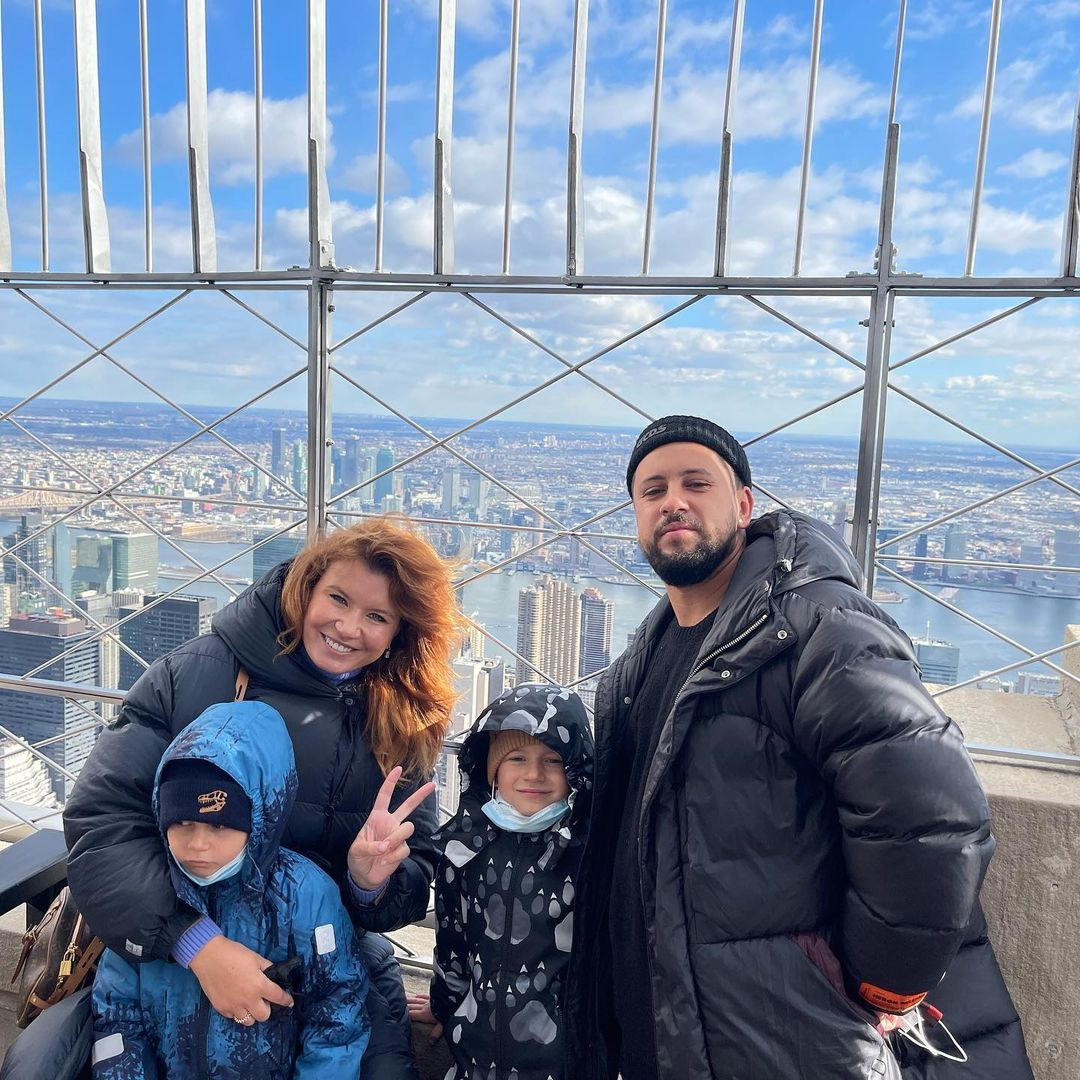 Монатик семья