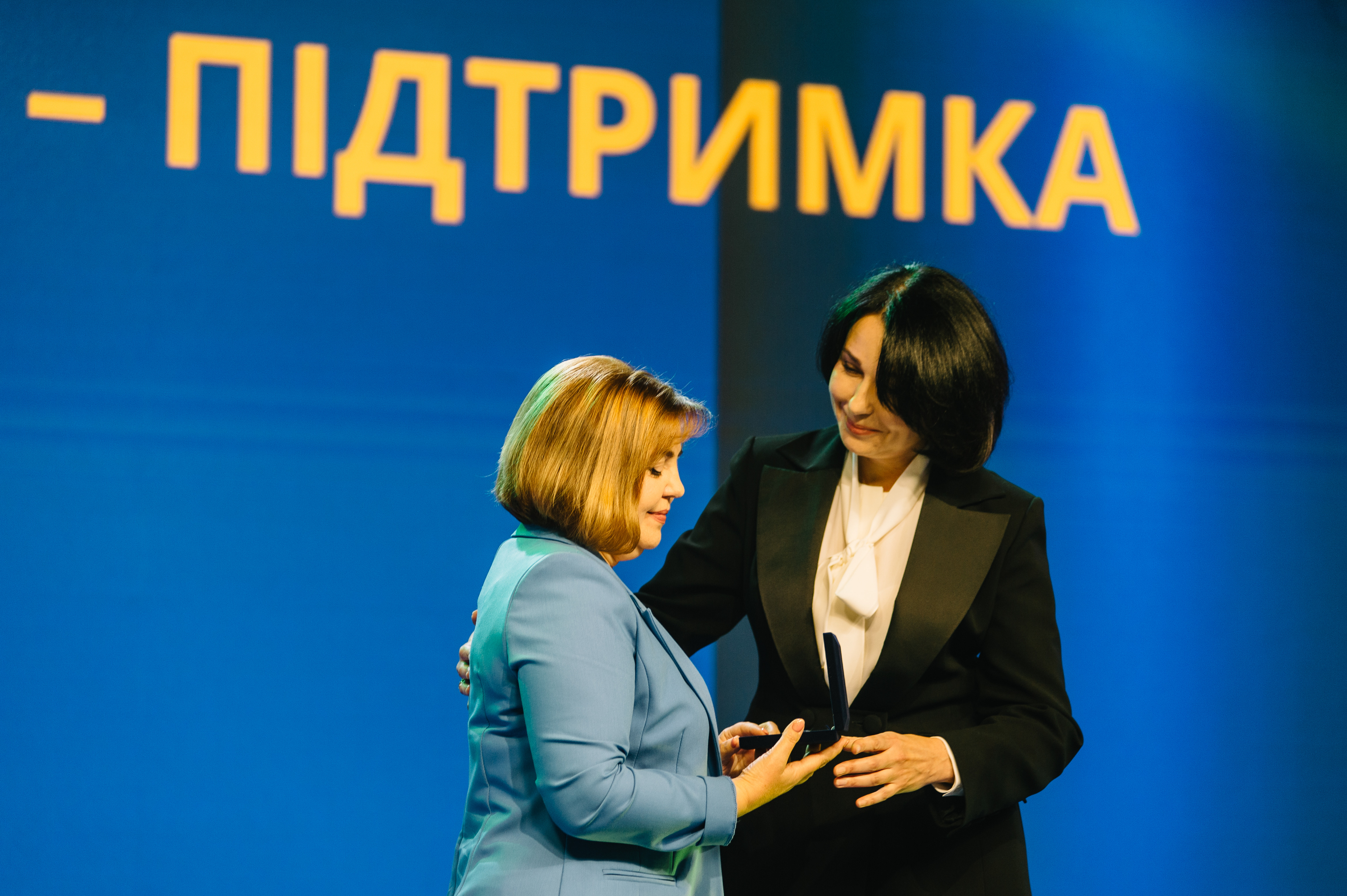Наталия Мосейчук наградила премией учителя