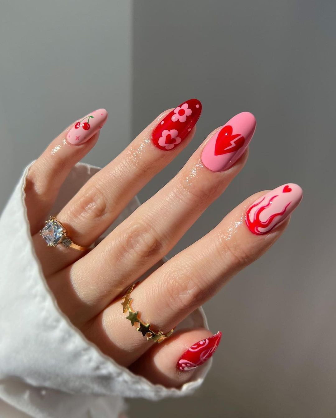 Манікюр до Дня закоханих з малюнками
