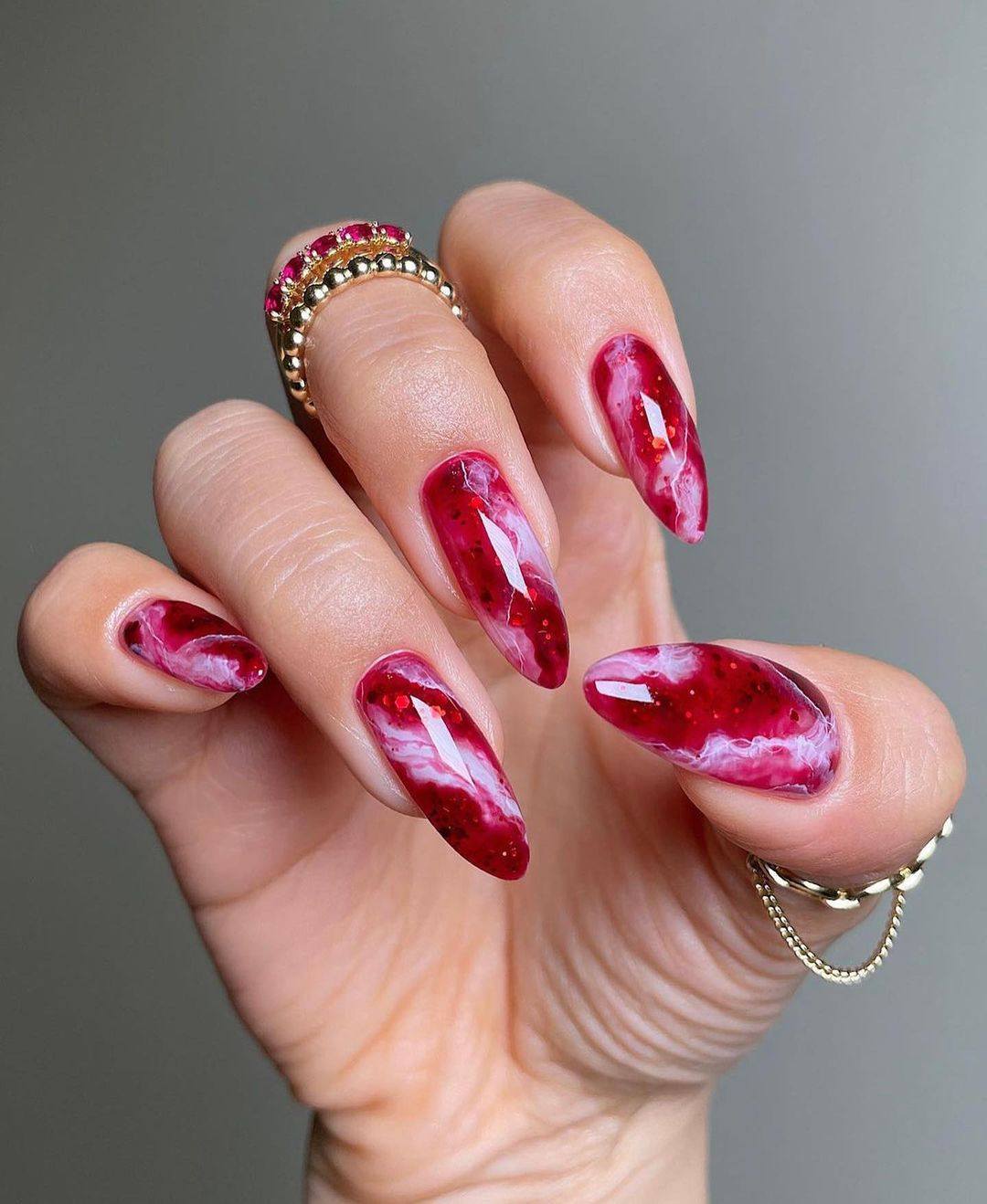 Мармуровий манікюр до Дня святого Валентина