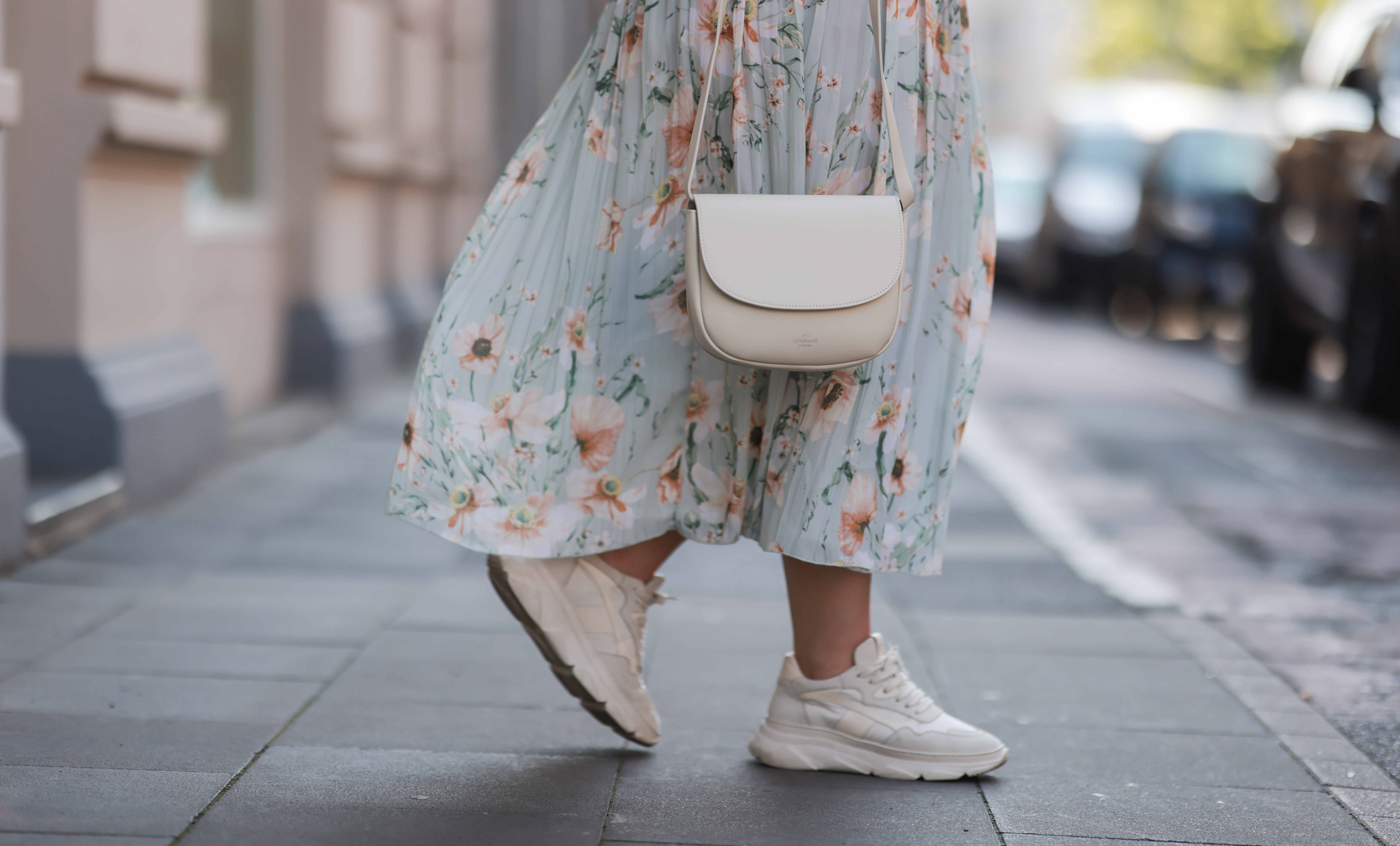 Модные кроссовки на весну 2023 - 1+1