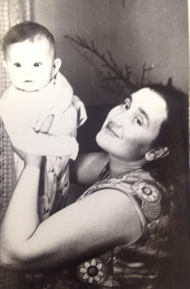 Лідія Таран (1 рік) з мамою Марією Гаврилівною 1+1