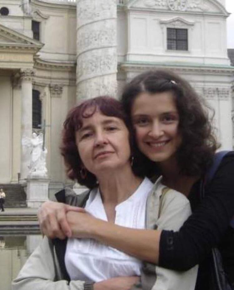 Валя Хамайко з мамою 1+1