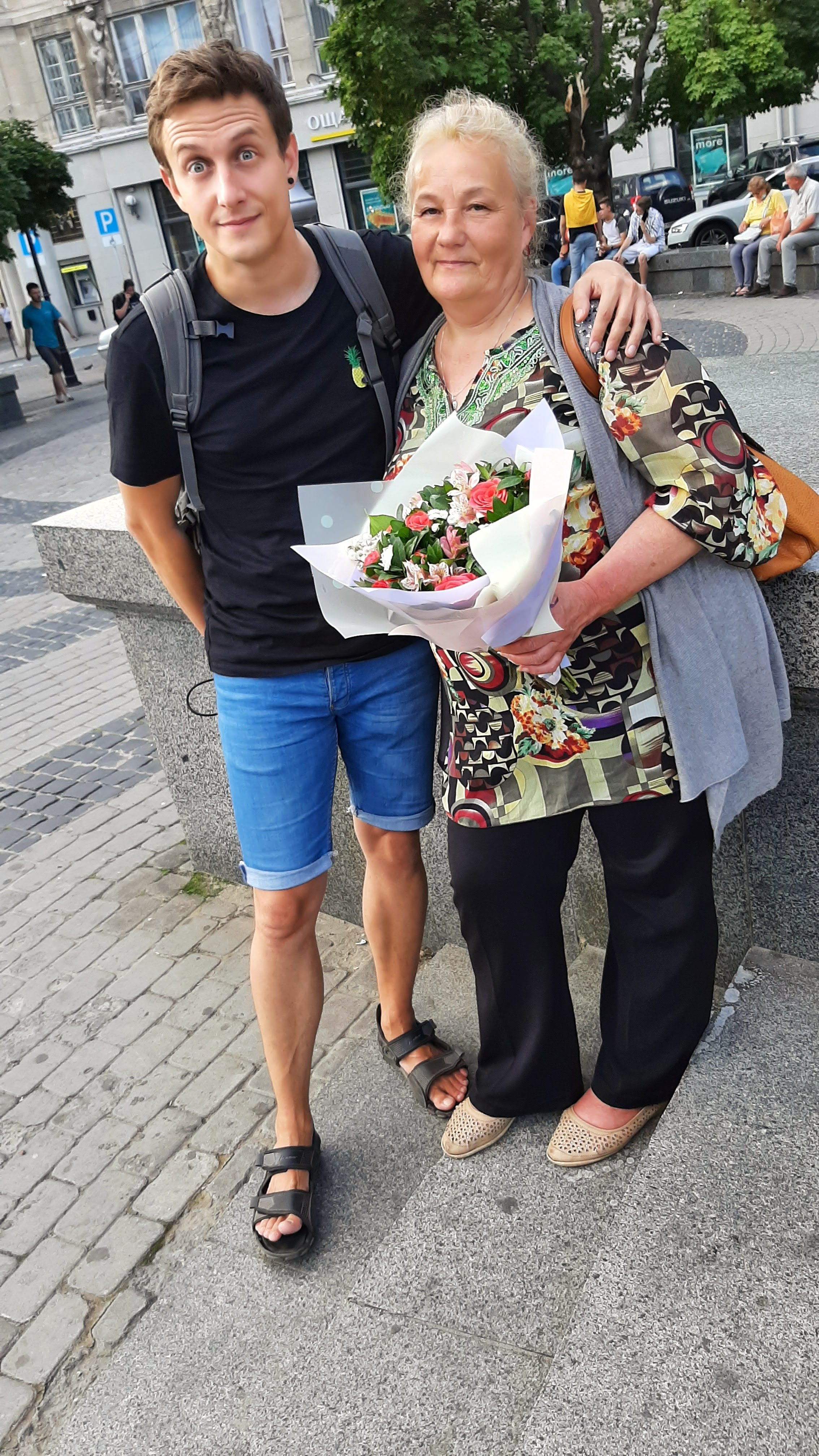 Святослав Гринчук з мамою Ольгою Федорівною 1+1