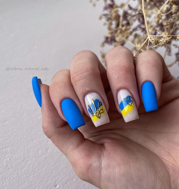 Патріотичний манікюр - 1+1