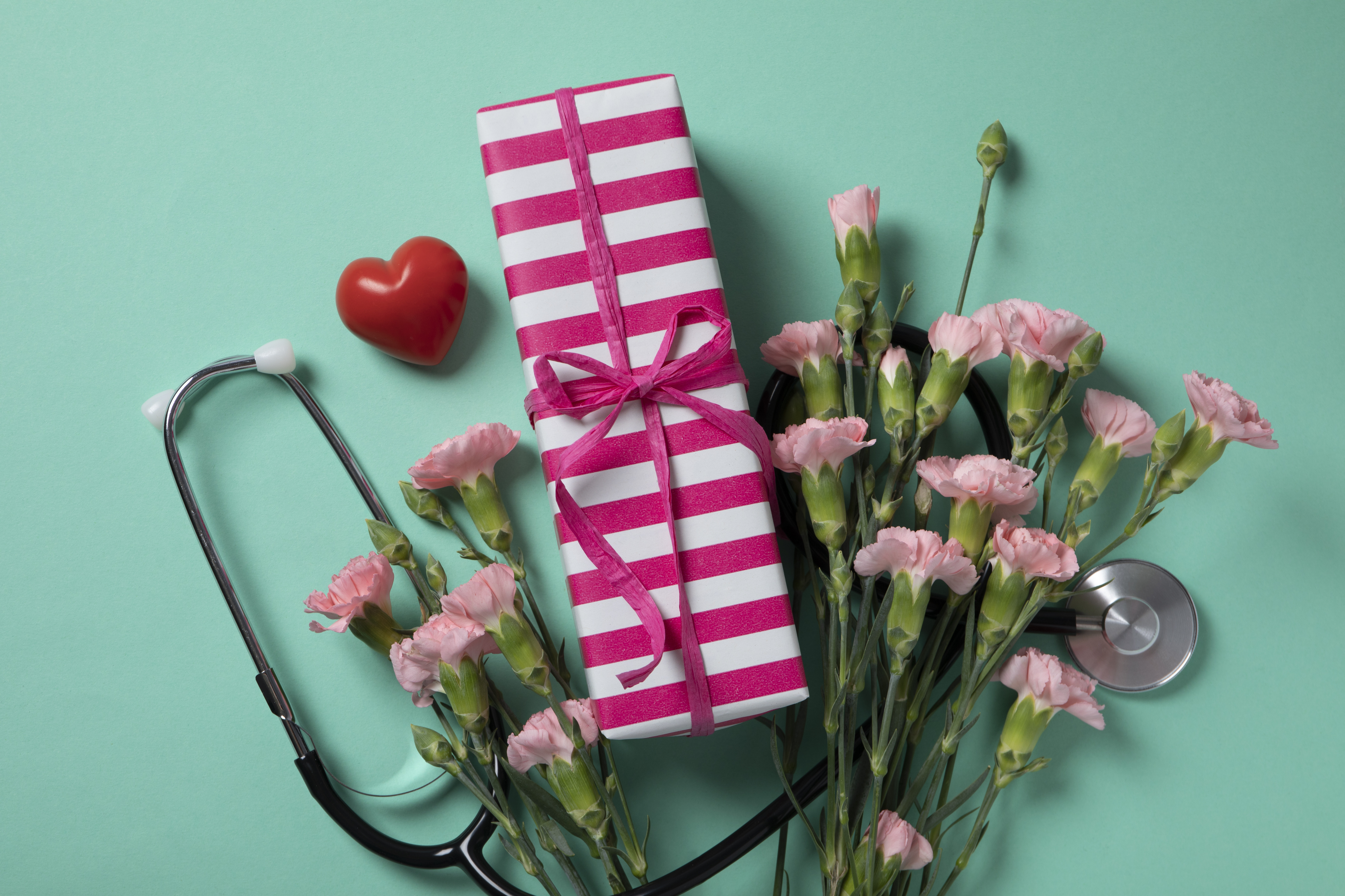 с днем медика