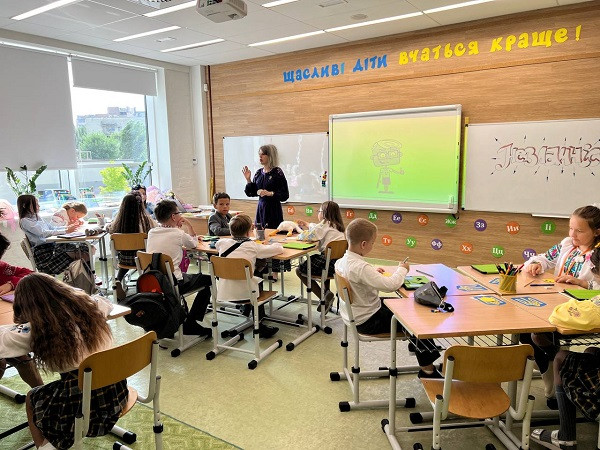 Телеканал ПЛЮСПЛЮС та «Освіторія» провели відкритий урок для дітей