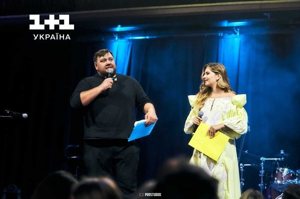 Вагітна Наталя Островська на аукціоні в США продала макет літака "Мрія" на потреби військових