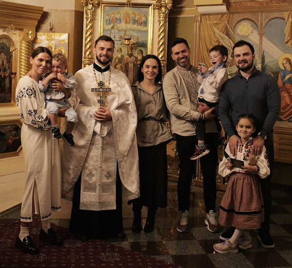 Тімур та Інна Мірошниченки похрестили названого сина