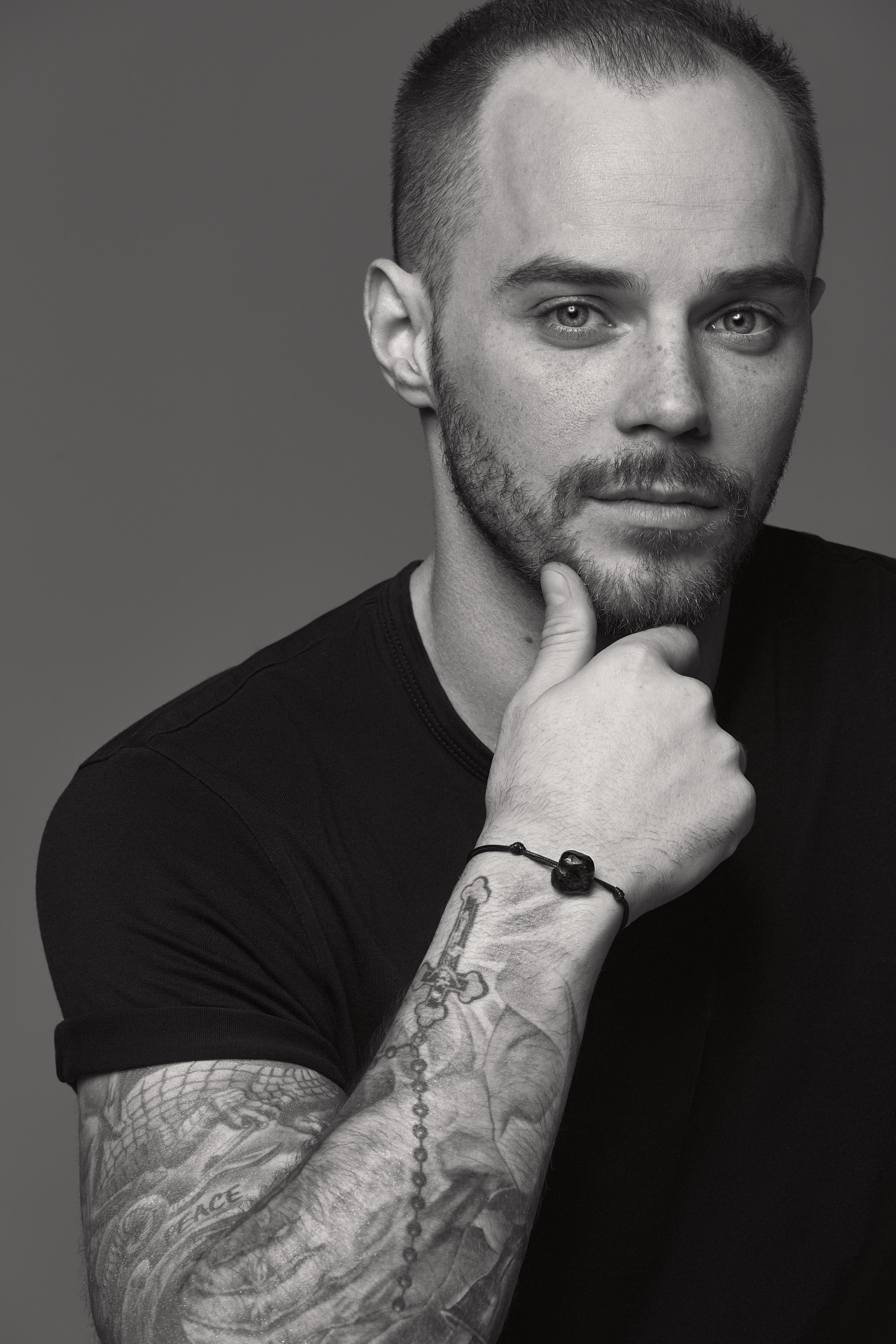 Олег Верняєв