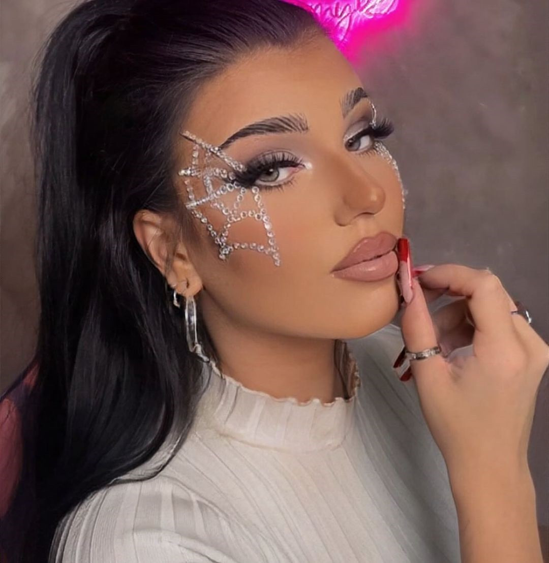 Мінімалістичний макіяж на Гелловін