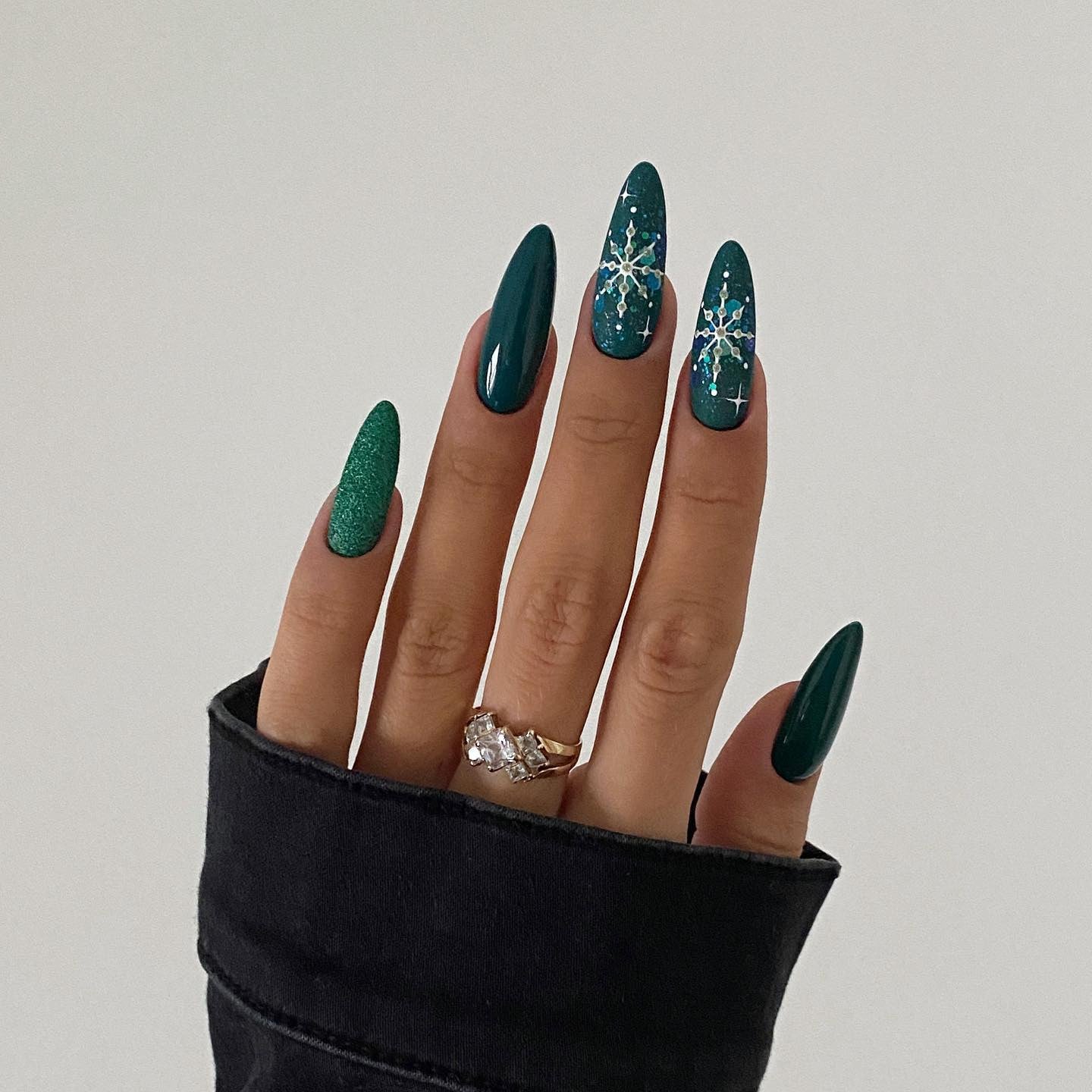 Зеленый с золотым