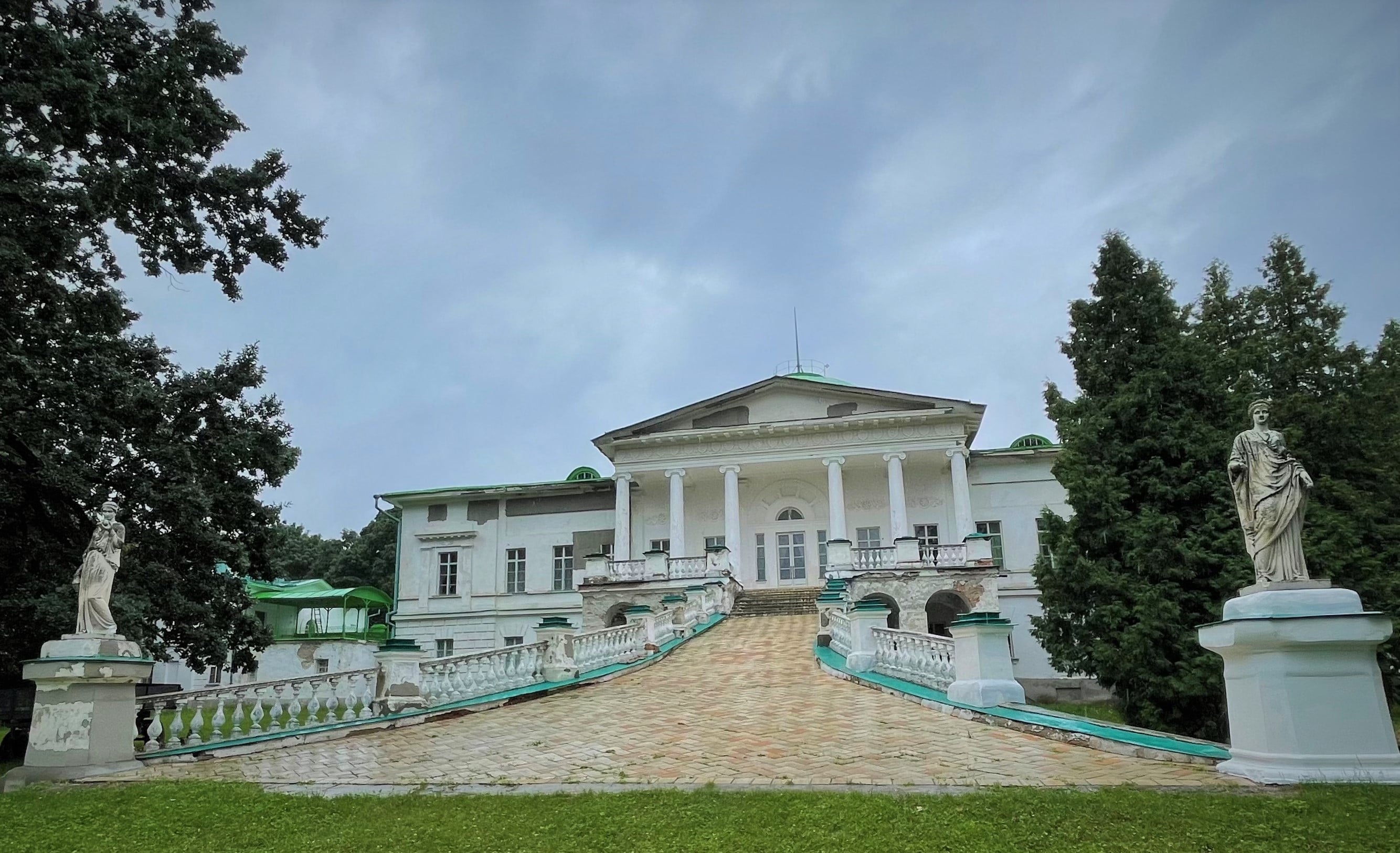 Палац у селі Сокиринці