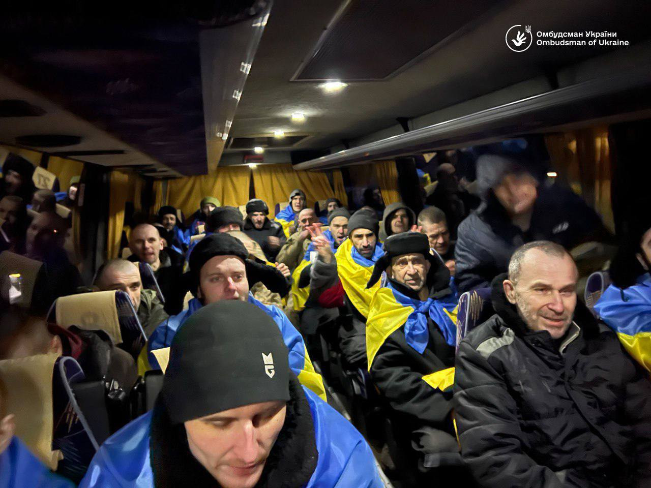 Понад 200 воїнів та цивільних повернули в Україну