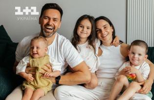 Тимур Мирошниченко и его жена Инна показали, как изменился их приемный сын за год и растрогали Сеть до слез - видео