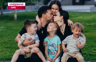 Тимур Мирошниченко рассказал о знакомстве детей с 8-летней приемной дочерью и растрогал историей, как она впервые в жизни ела пиццу - фото
