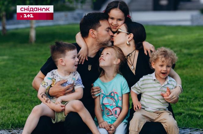 Тімур Мірошниченко розповів про знайомство дітей з прийомною дочкою та зворушив історією, як вона вперше в житті їла піцу - фото