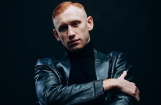 Украинский актер Александр Рудинский снялся в сериале Netflix в роли одноглазого бандита
