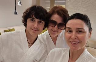 Людмила Барбір показала теплі сімейні фото з мамою та дорослим сином