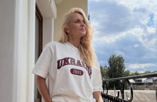 Лилия Ребрик порадовала поклонников снимками с дочерьми на побережье