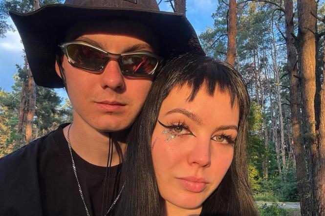 Кажанна виходить заміж за бійця Азова: співачка опублікувала романтичні фото з заручин