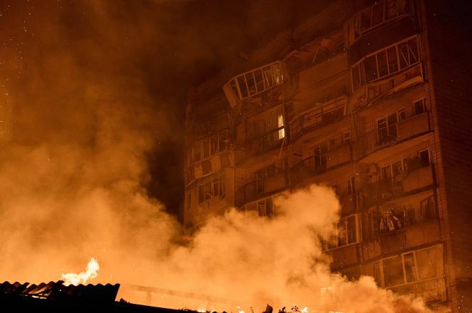 Більше 12 загиблих та десятки постраждалих: наслідки масованої російської атаки на Київ 20 серпня